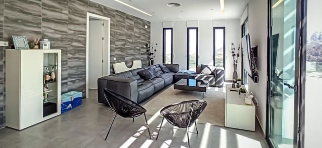 4 bedroom Villa for sale in Pego with pool - € 790,000 (Ref: 8903688)