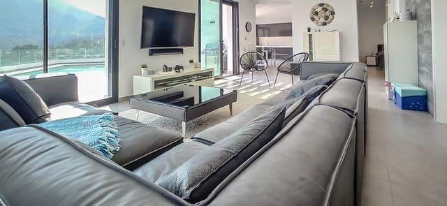 4 bedroom Villa for sale in Pego with pool - € 790,000 (Ref: 8903688)