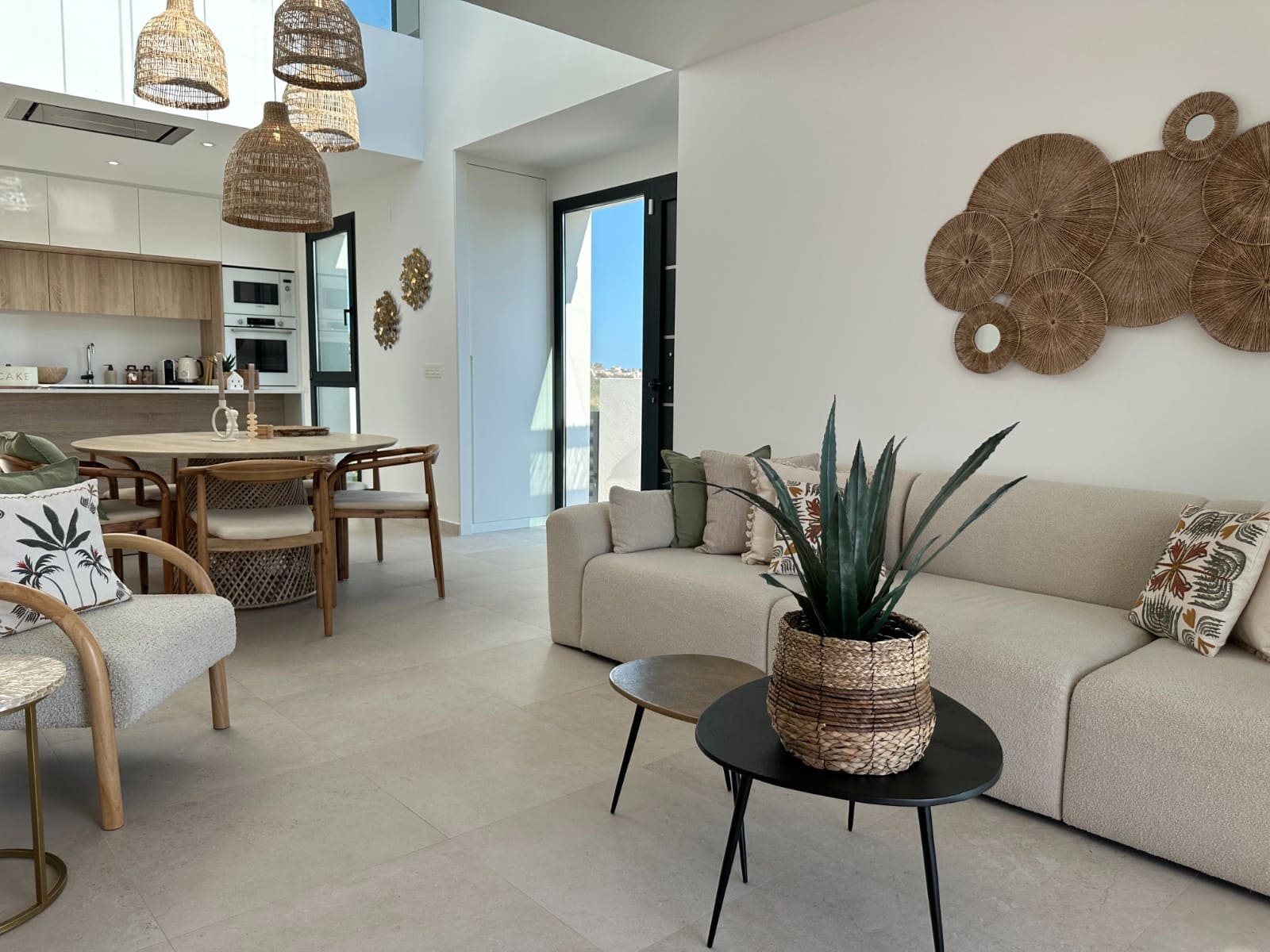 3 slaapkamer Villa voor vakantieverhuur in Benijofar met zwembad garage - € 1.120 (Ref: 8904053)