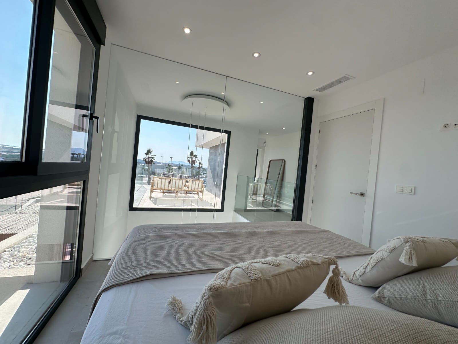 3 slaapkamer Villa voor vakantieverhuur in Benijofar met zwembad garage - € 1.120 (Ref: 8904053)