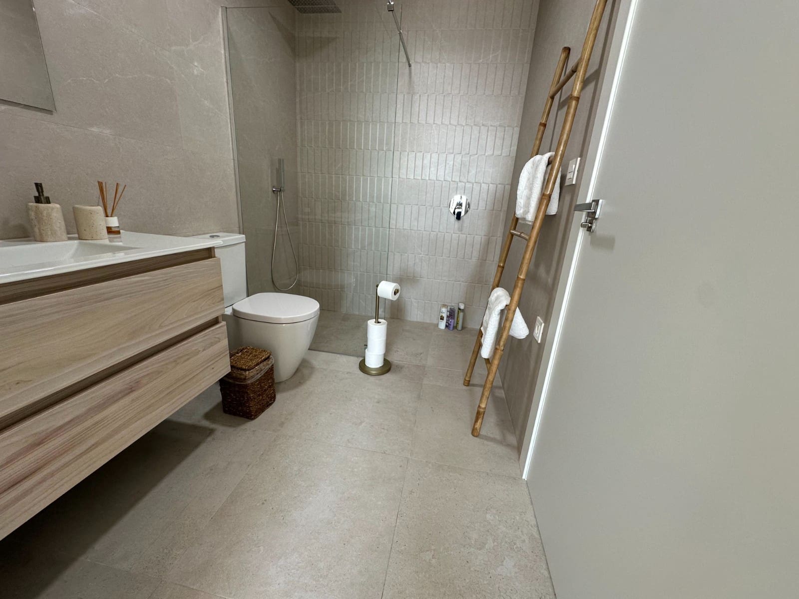 3 slaapkamer Villa voor vakantieverhuur in Benijofar met zwembad garage - € 1.120 (Ref: 8904053)