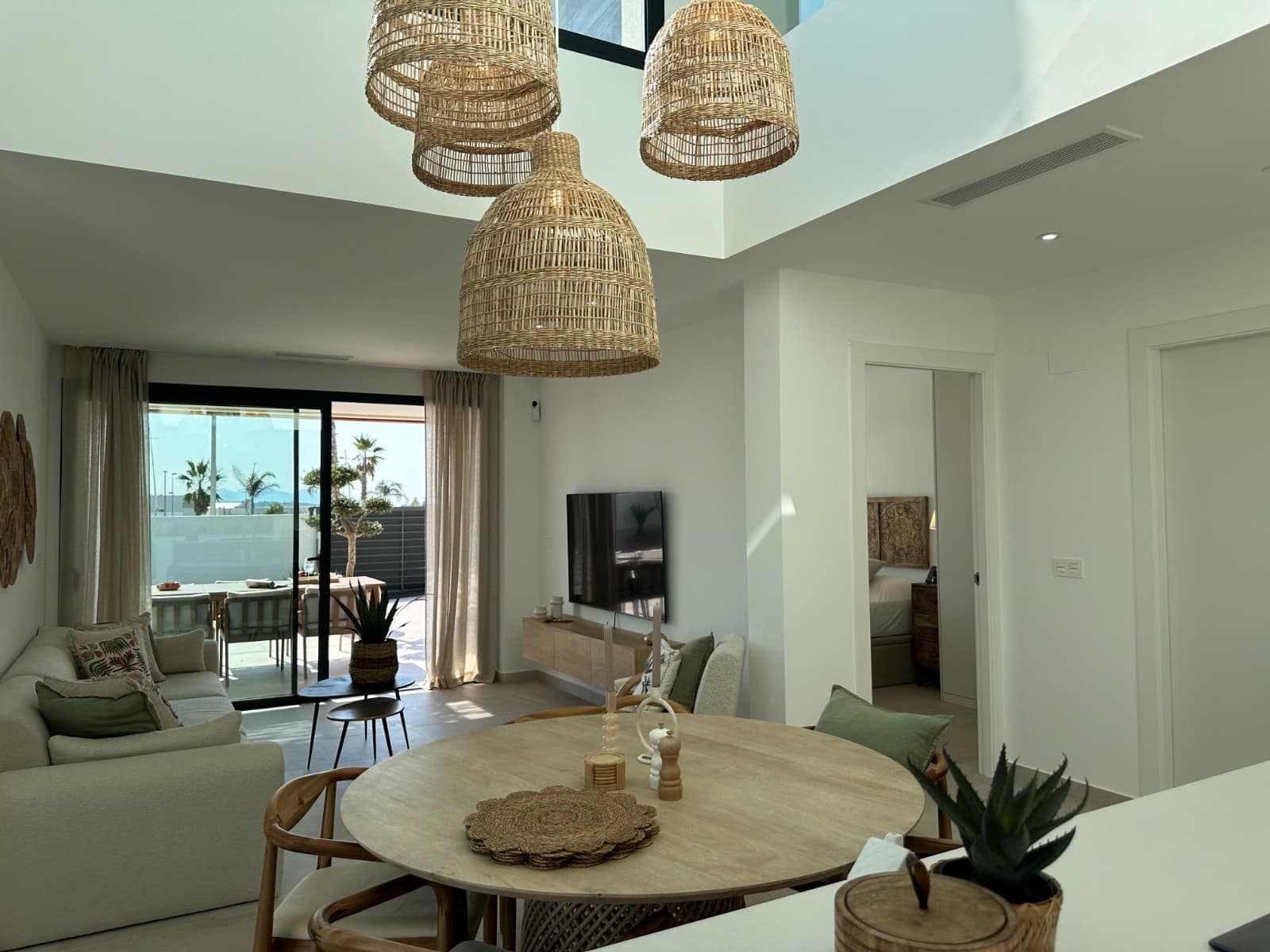 3 slaapkamer Villa voor vakantieverhuur in Benijofar met zwembad garage - € 1.120 (Ref: 8904053)