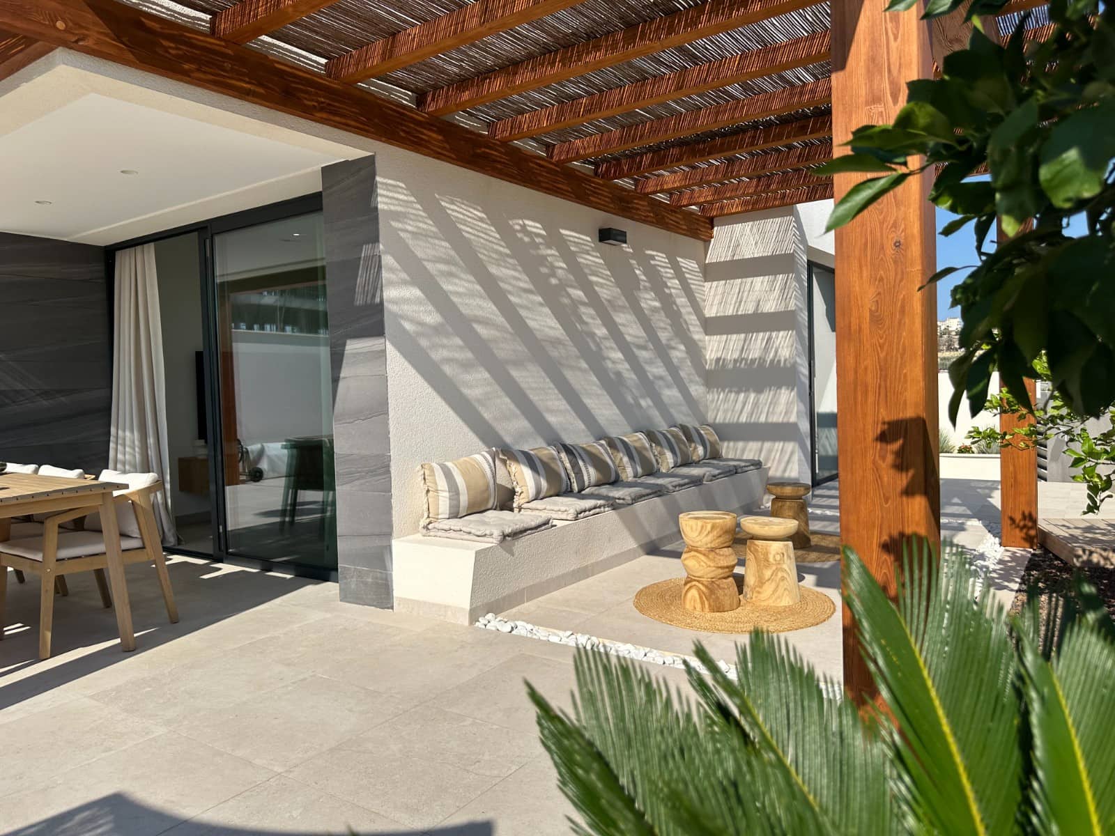 3 slaapkamer Villa voor vakantieverhuur in Benijofar met zwembad garage - € 1.120 (Ref: 8904053)