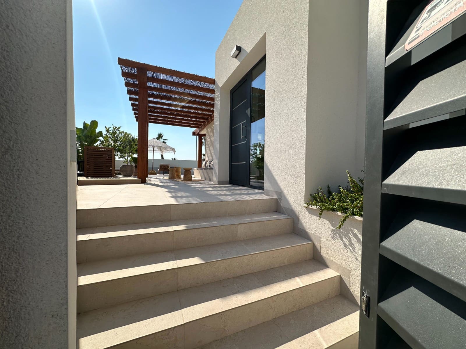 3 slaapkamer Villa voor vakantieverhuur in Benijofar met zwembad garage - € 1.120 (Ref: 8904053)