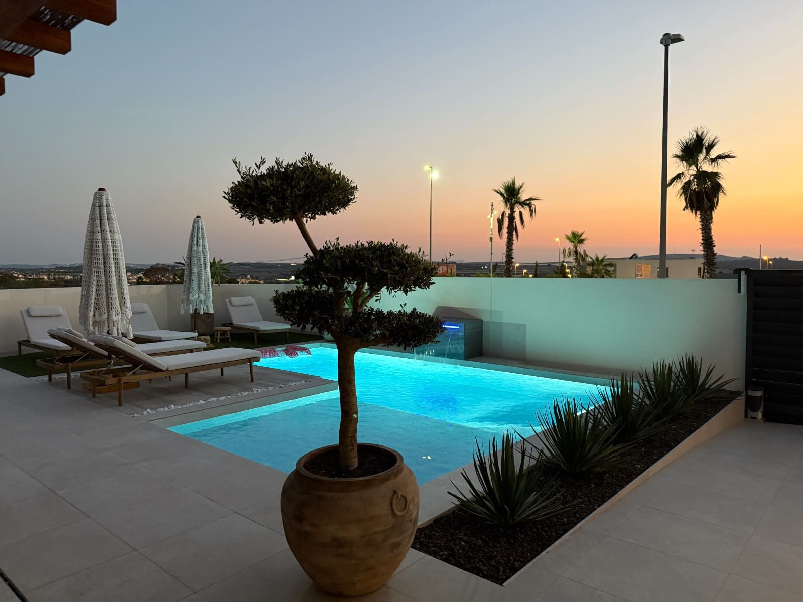 3 slaapkamer Villa voor vakantieverhuur in Benijofar met zwembad garage - € 1.120 (Ref: 8904053)