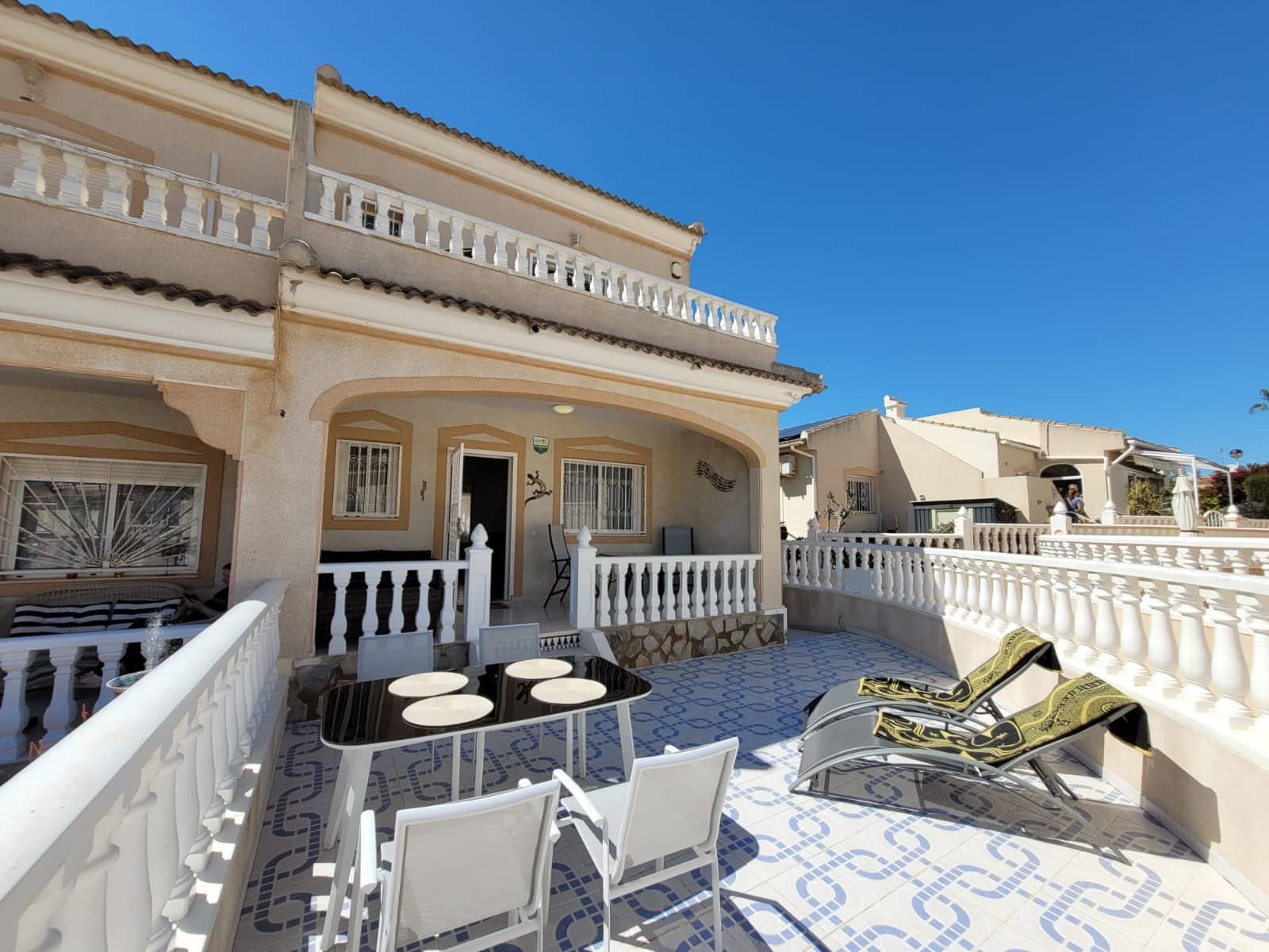 3 bedroom Townhouse for holiday rental in Ciudad Quesada with pool - € 525 (Ref: 8904126)