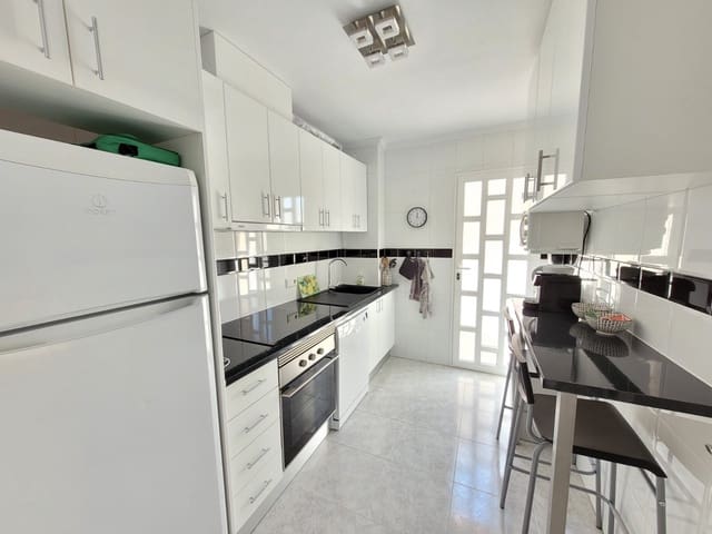 3 bedroom Townhouse for holiday rental in Ciudad Quesada, Rojales with pool - € 525 (Ref: 8904126)