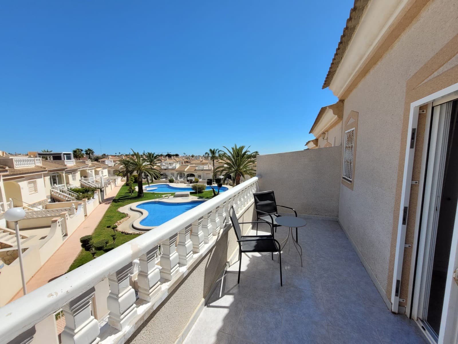 3 bedroom Townhouse for holiday rental in Ciudad Quesada with pool - € 525 (Ref: 8904126)