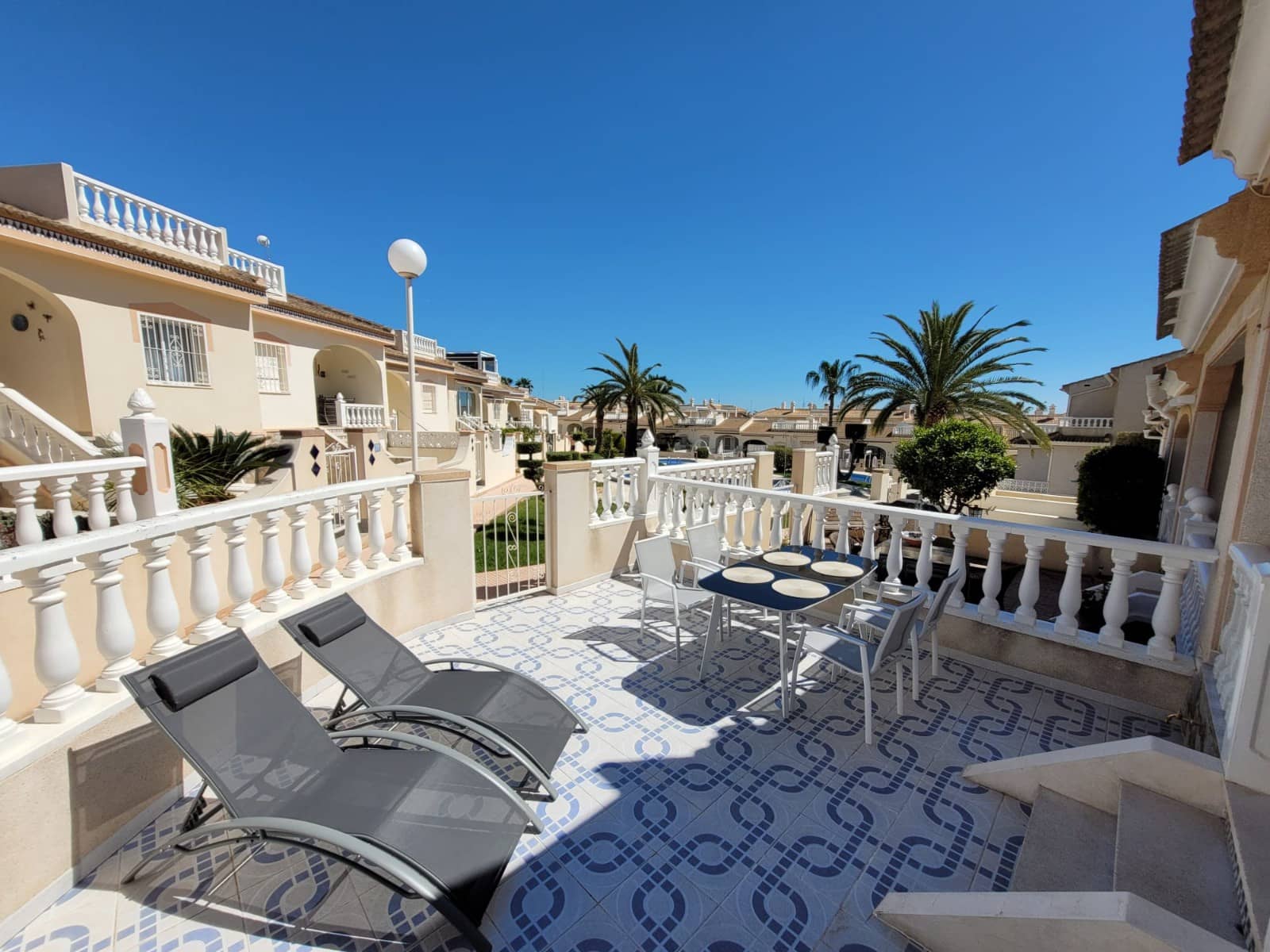 3 bedroom Townhouse for holiday rental in Ciudad Quesada with pool - € 525 (Ref: 8904126)