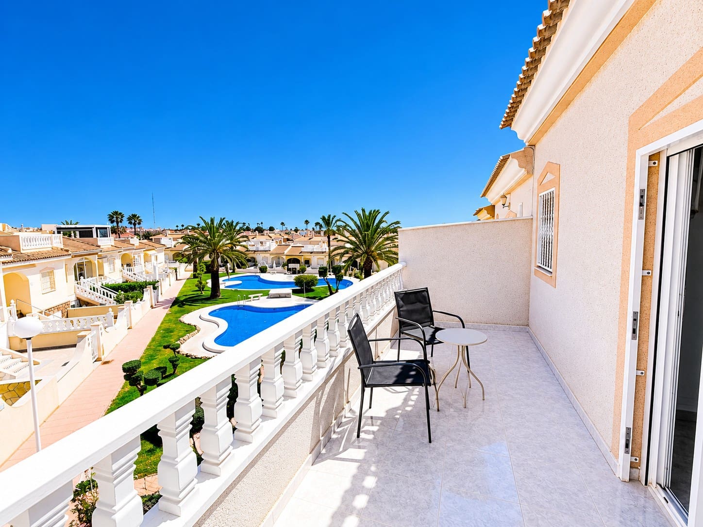 3 slaapkamer Huis voor vakantieverhuur in Ciudad Quesada met zwembad - € 525 (Ref: 8904126)