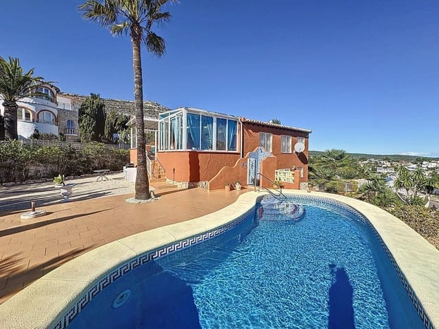 Chalet de 2 habitaciones en Moraira, Teulada-Moraira en venta con piscina - 420.000 € (Ref: 8905035)