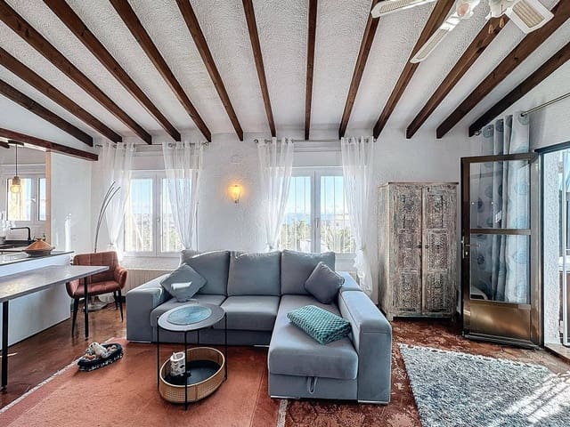 Chalet de 2 habitaciones en Moraira, Teulada-Moraira en venta con piscina - 420.000 € (Ref: 8905035)