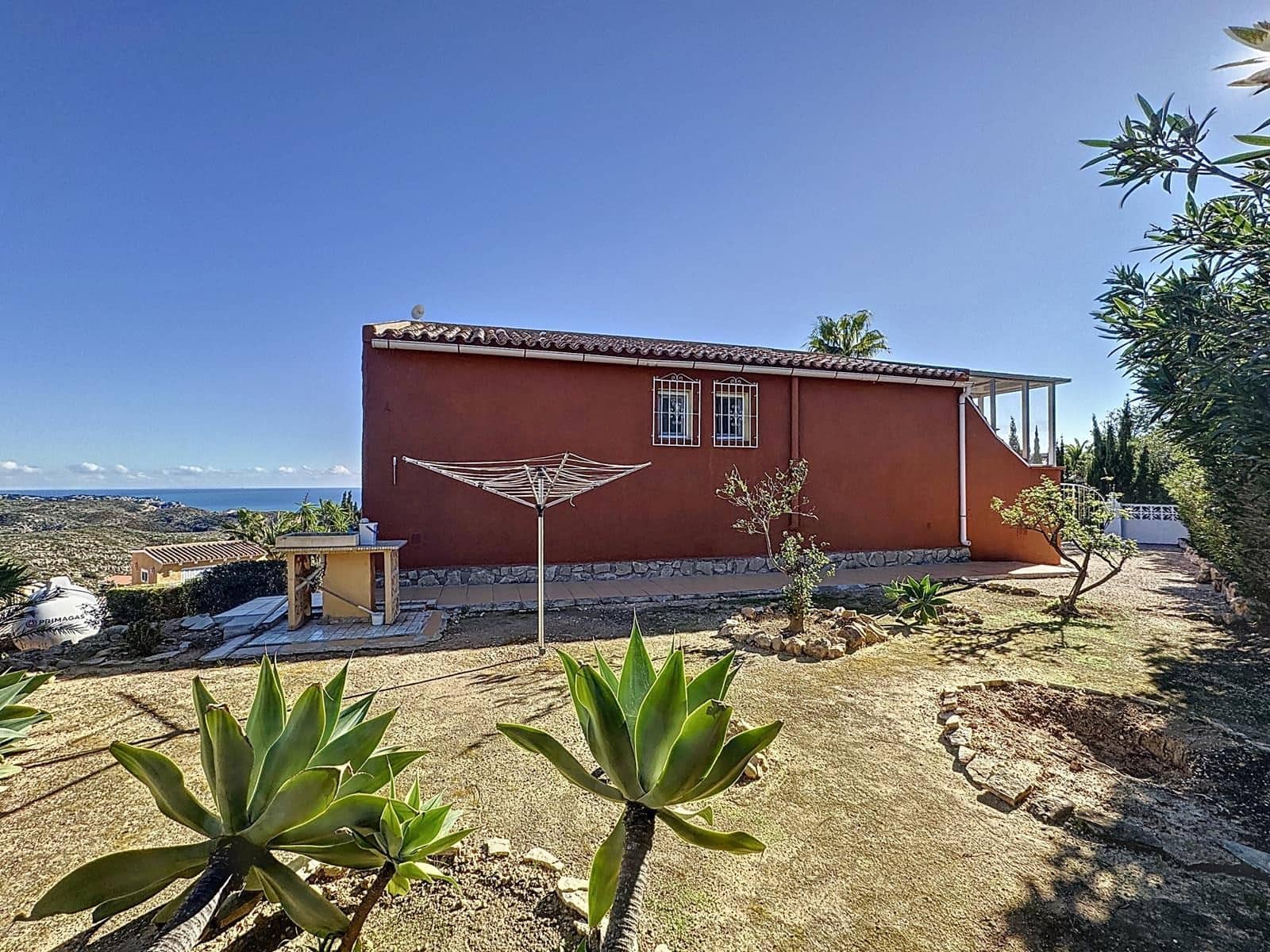 Chalet de 2 habitaciones en Moraira en venta con piscina - 420.000 € (Ref: 8905035)