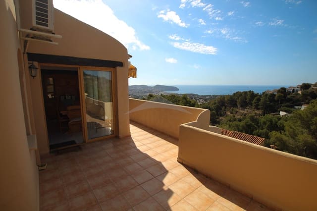 3 soveværelse Villa til salg i Moraira, Teulada-Moraira med swimmingpool - € 400.000 (Ref: 8909648)