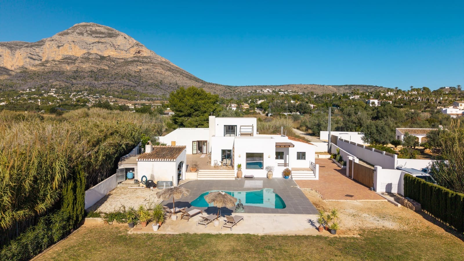 4 soveværelse Finca/Landehus til salg i Javea / Xabia med swimmingpool - € 995.000 (Ref: 8912702)