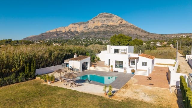 4 soveværelse Finca/Landehus til salg i Javea / Xàbia med swimmingpool - € 995.000 (Ref: 8912702)