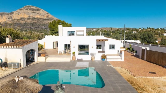 4 soveværelse Finca/Landehus til salg i Javea / Xàbia med swimmingpool - € 995.000 (Ref: 8912702)