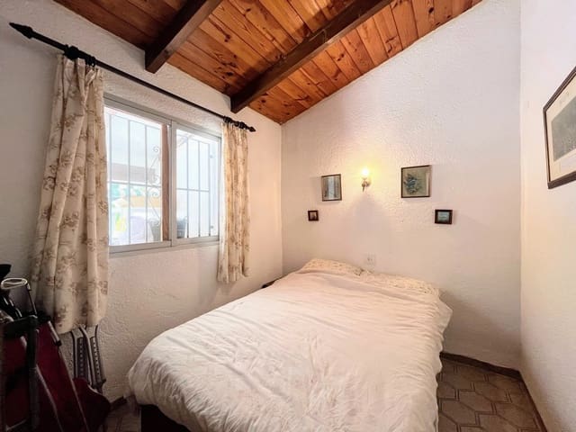 2 bedroom Semi-detached Villa for sale in Dénia - € 250,000 (Ref: 8920766)