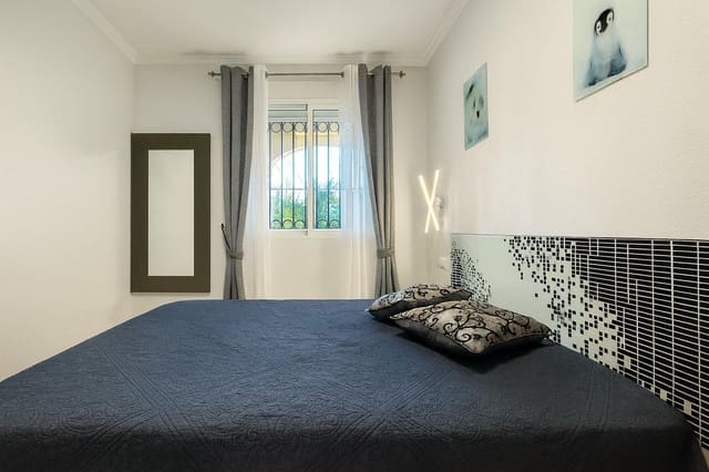 2 soveværelse Lejlighed til salg i Dehesa de Campoamor, Orihuela - € 179.000 (Ref: 8929765)