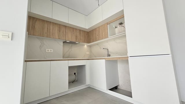 Apartamento de 2 habitaciones en Torrevieja en venta con piscina - 334.900 € (Ref: 8929767)