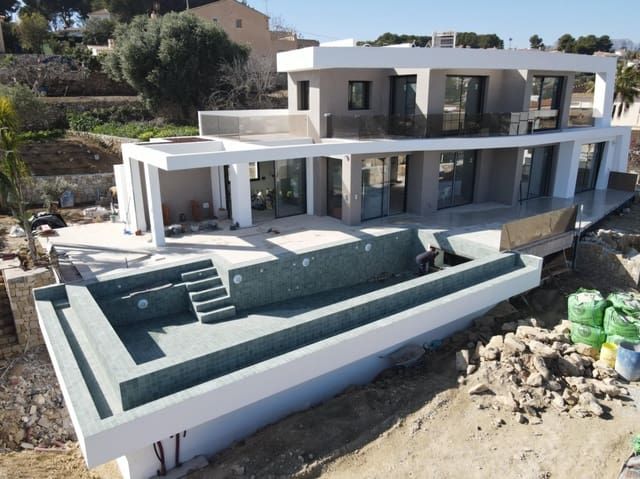 4 makuuhuone Huvila myytävänä paikassa Benissa mukana uima-altaan - 3 195 000 € (Ref: 8929769)