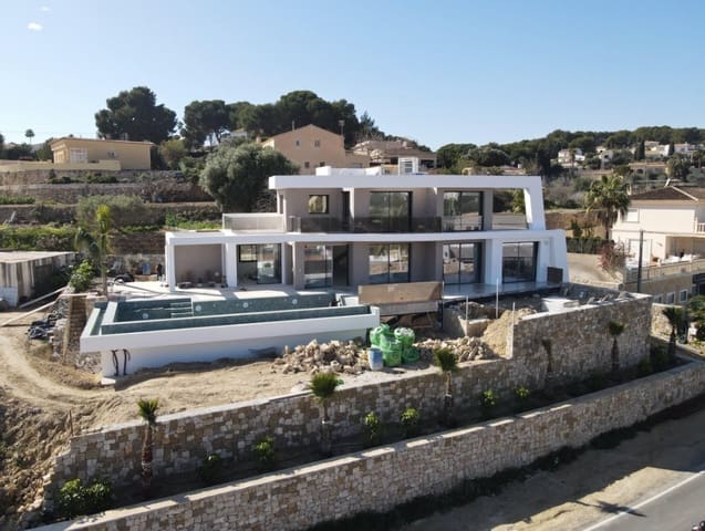 4 makuuhuone Huvila myytävänä paikassa Benissa mukana uima-altaan - 3 195 000 € (Ref: 8929769)