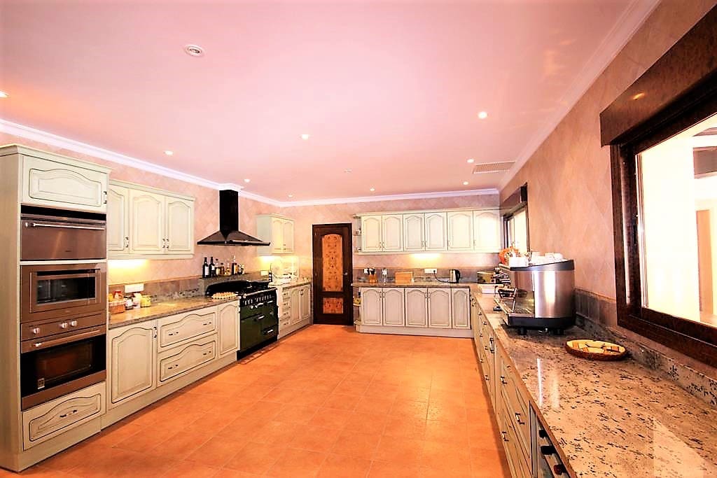 9 slaapkamer Finca/Landhuis te koop in Jalon / Xalo met zwembad - € 999.000 (Ref: 8953476)