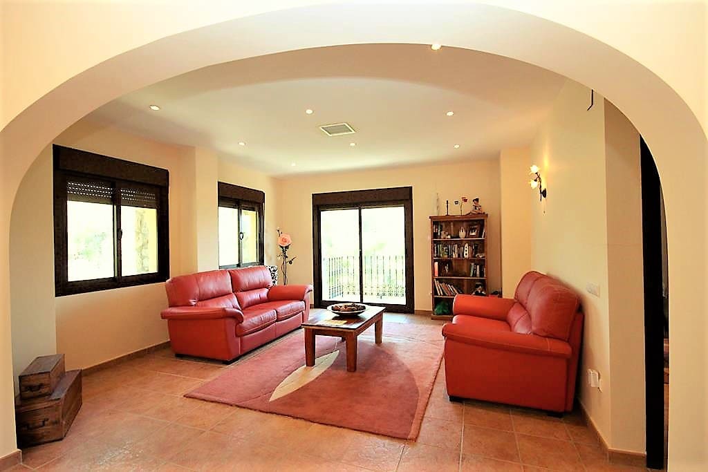 9 slaapkamer Finca/Landhuis te koop in Jalon / Xalo met zwembad - € 999.000 (Ref: 8953476)