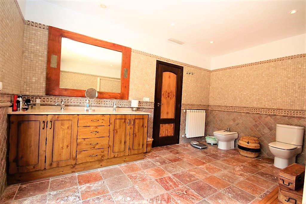 9 slaapkamer Finca/Landhuis te koop in Jalon / Xalo met zwembad - € 999.000 (Ref: 8953476)