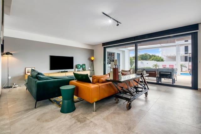 3 quarto Moradia para venda em Dénia com piscina - 870 000 € (Ref: 8968000)