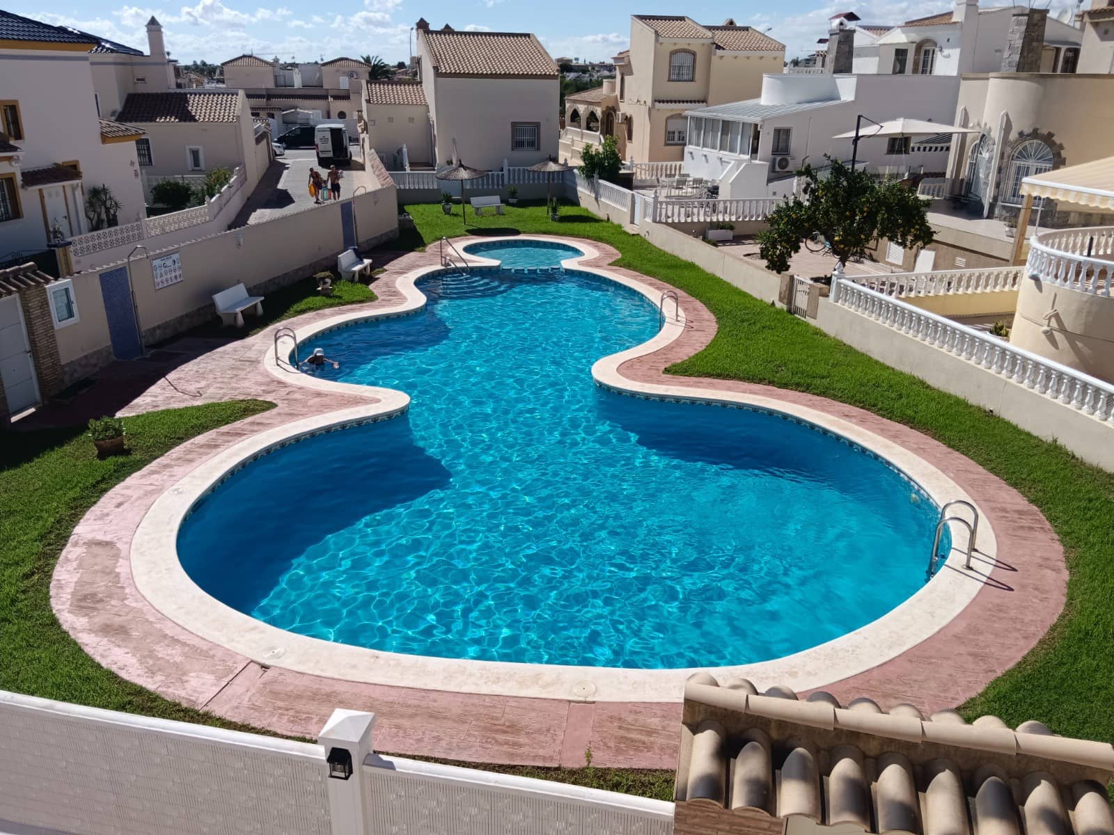 3 soverom Villa til salgs i Playa Flamenca med svømmebasseng garasje - € 770 (Ref: 8983002)