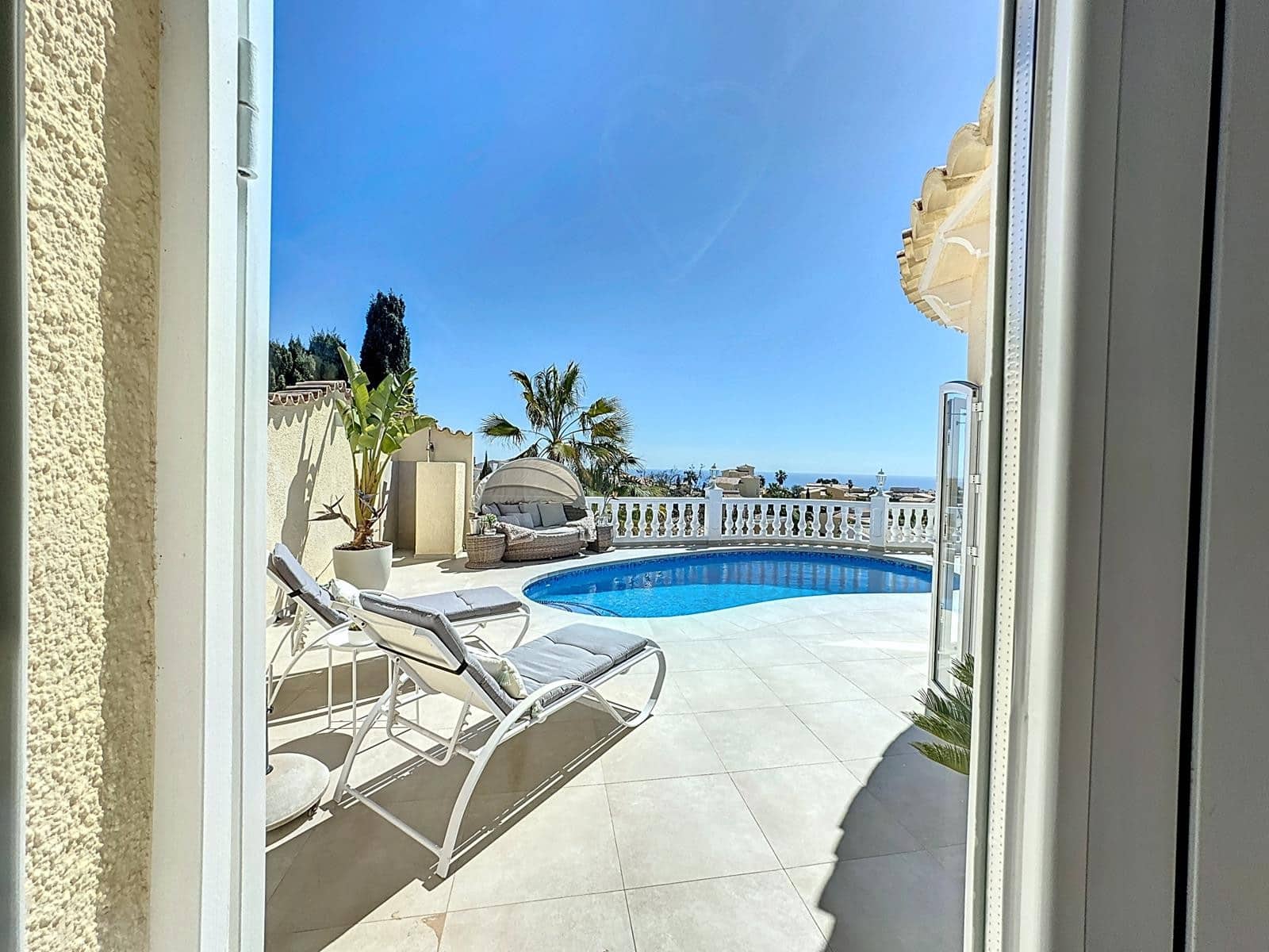 Chalet de 3 habitaciones en Moraira en venta con piscina - 689.000 € (Ref: 8990256)