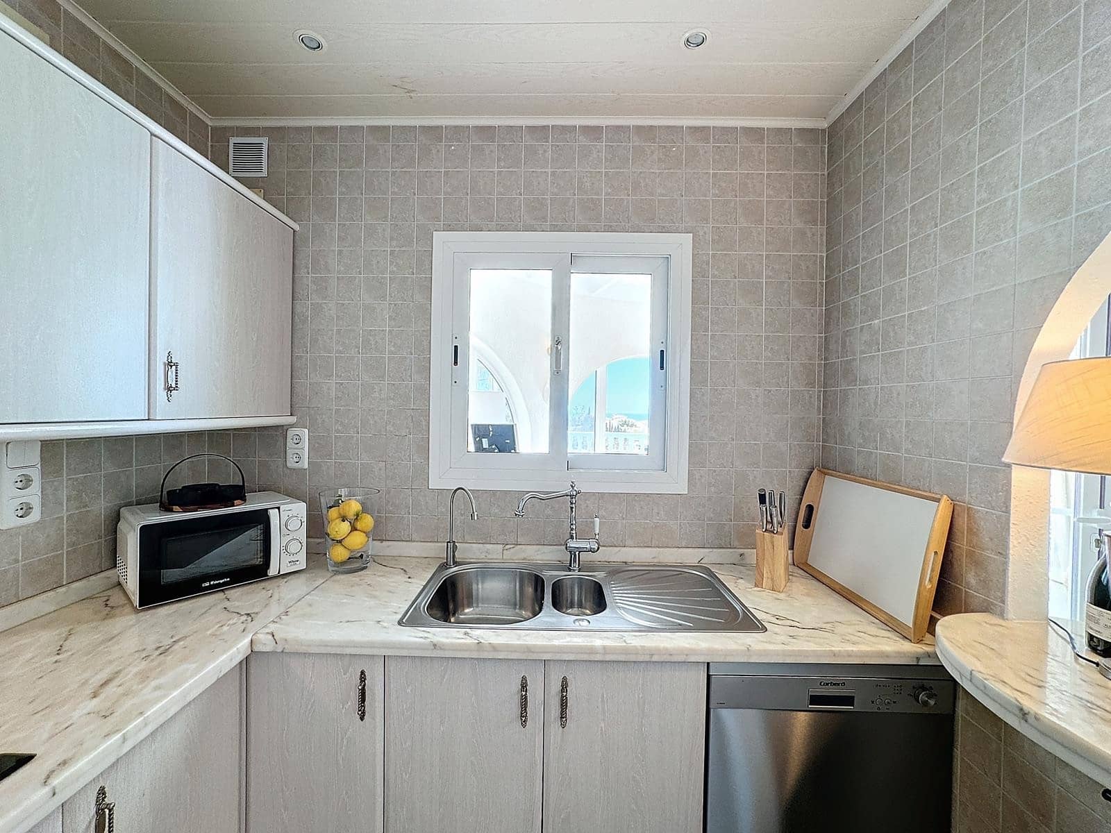 Chalet de 3 habitaciones en Moraira en venta con piscina - 689.000 € (Ref: 8990256)