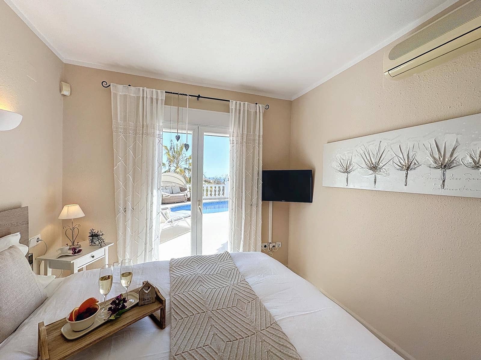 Chalet de 3 habitaciones en Moraira en venta con piscina - 689.000 € (Ref: 8990256)