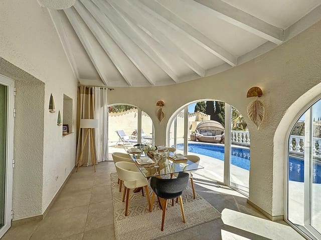 Chalet de 3 habitaciones en Moraira, Teulada-Moraira en venta con piscina - 689.000 € (Ref: 8990256)