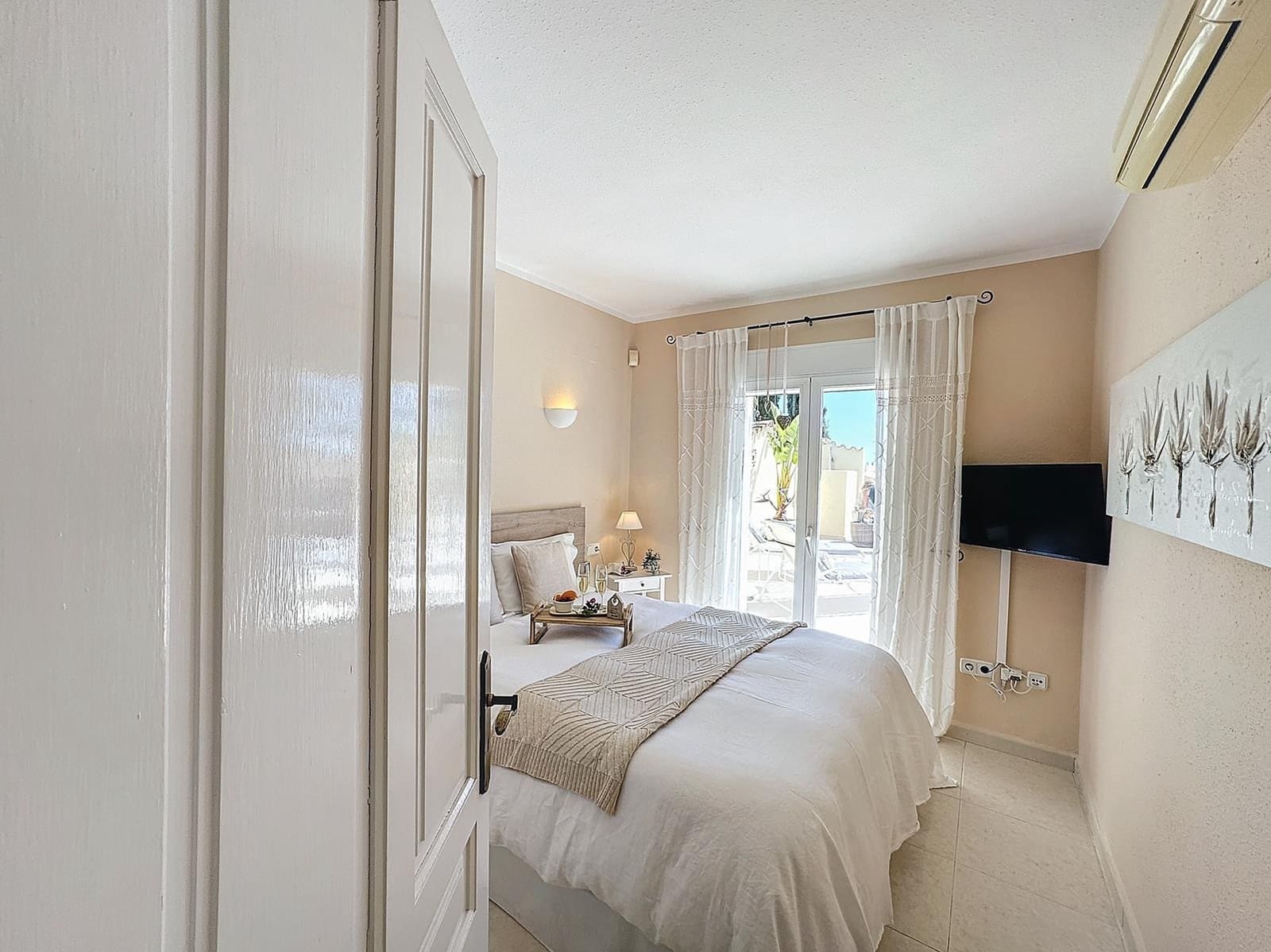 Chalet de 3 habitaciones en Moraira en venta con piscina - 689.000 € (Ref: 8990256)