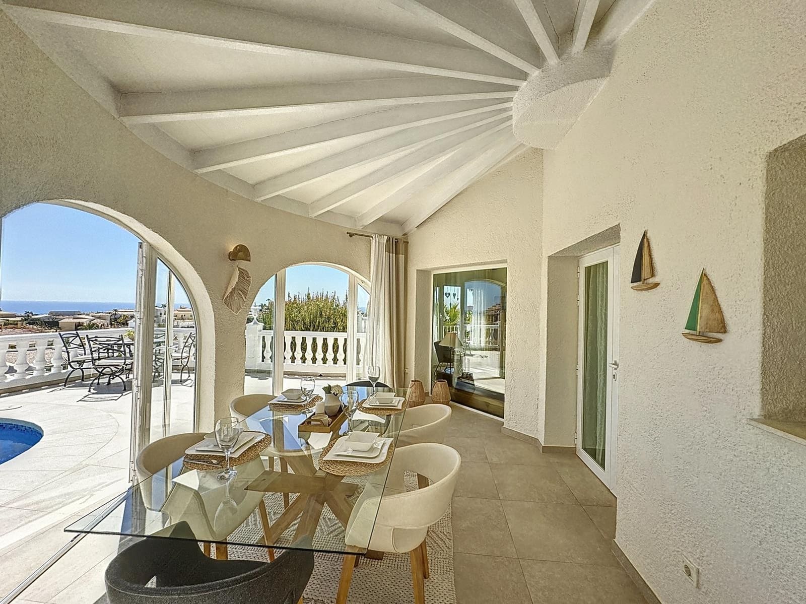 Chalet de 3 habitaciones en Moraira en venta con piscina - 689.000 € (Ref: 8990256)