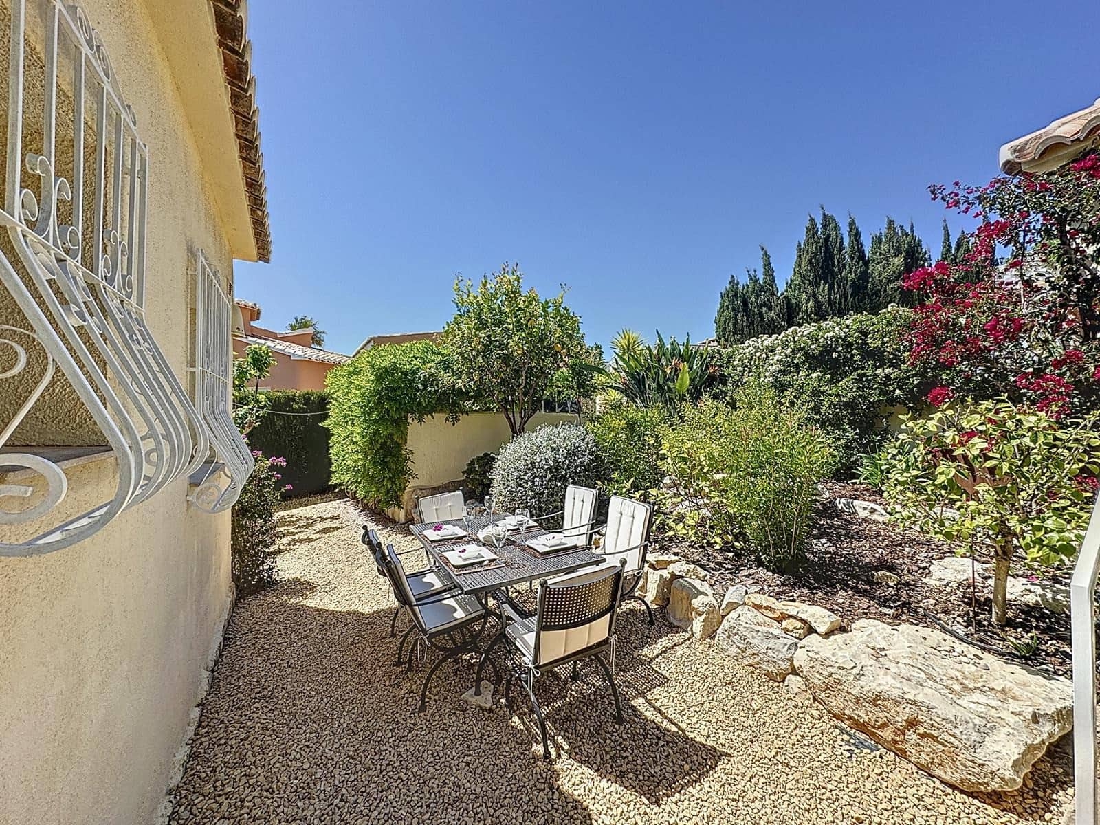 Chalet de 3 habitaciones en Moraira en venta con piscina - 689.000 € (Ref: 8990256)