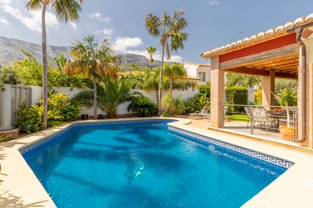 3 slaapkamer Villa te koop in Dénia met zwembad - € 975.000 (Ref: 8998461)