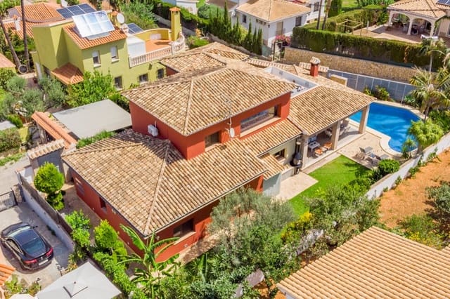 3 slaapkamer Villa te koop in Dénia met zwembad - € 975.000 (Ref: 8998461)