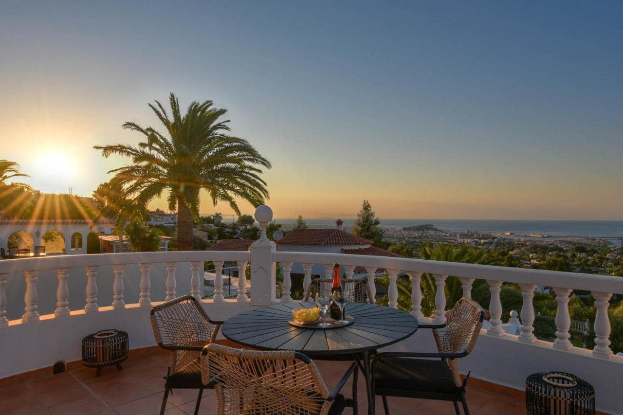 5 sovrum Villa till salu i Denia med pool - 990 000 € (Ref: 9001056)