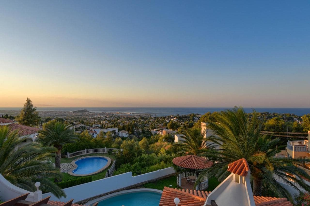 5 sovrum Villa till salu i Denia med pool - 990 000 € (Ref: 9001056)