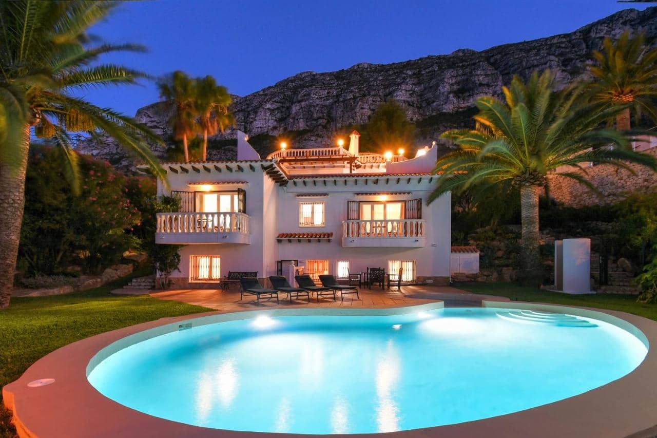5 sovrum Villa till salu i Denia med pool - 990 000 € (Ref: 9001056)