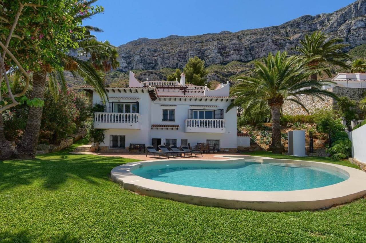 5 sovrum Villa till salu i Denia med pool - 990 000 € (Ref: 9001056)