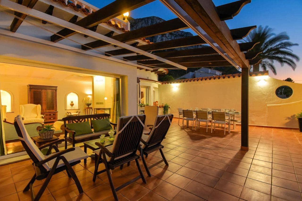 5 sovrum Villa till salu i Denia med pool - 990 000 € (Ref: 9001056)