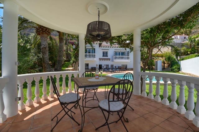 5 sovrum Villa till salu i Dénia med pool - 990 000 € (Ref: 9001056)