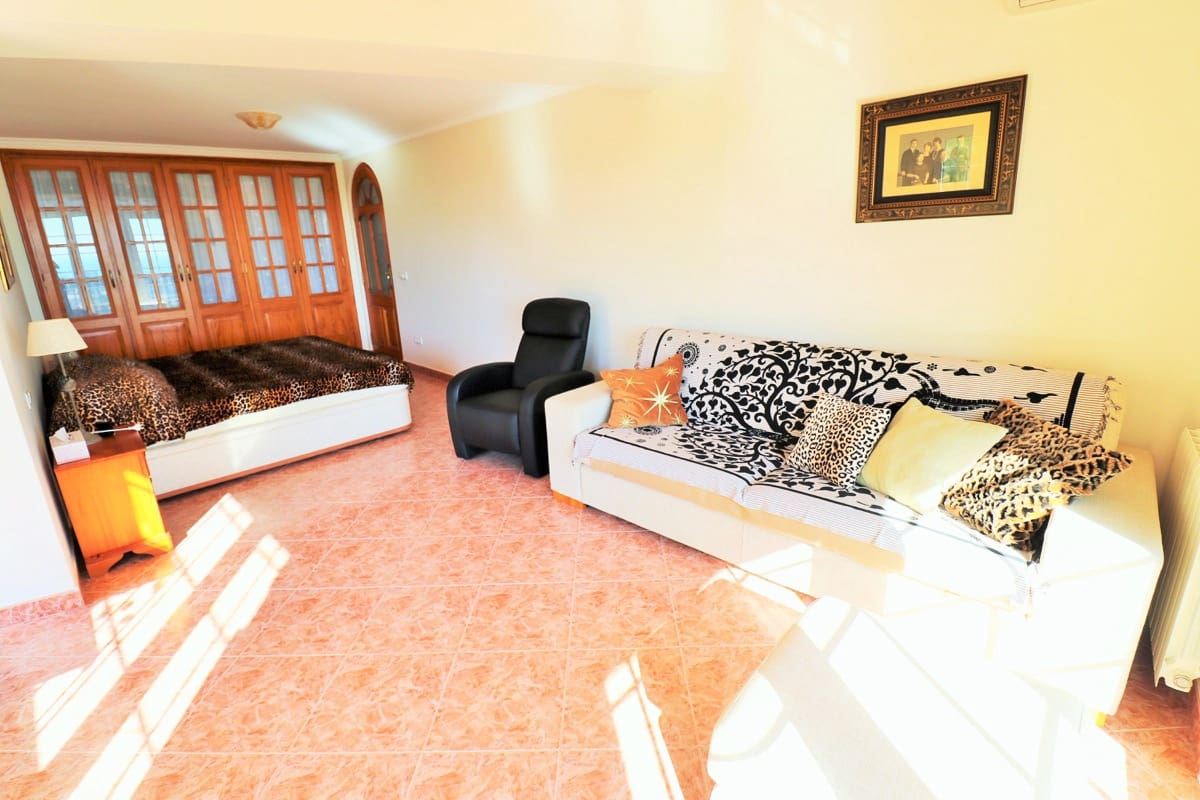 Chalet de 6 habitaciones en Dénia en venta con piscina - 995.000 € (Ref: 9001057)