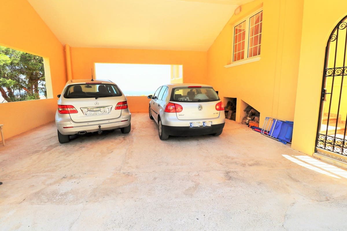 Chalet de 6 habitaciones en Dénia en venta con piscina - 995.000 € (Ref: 9001057)