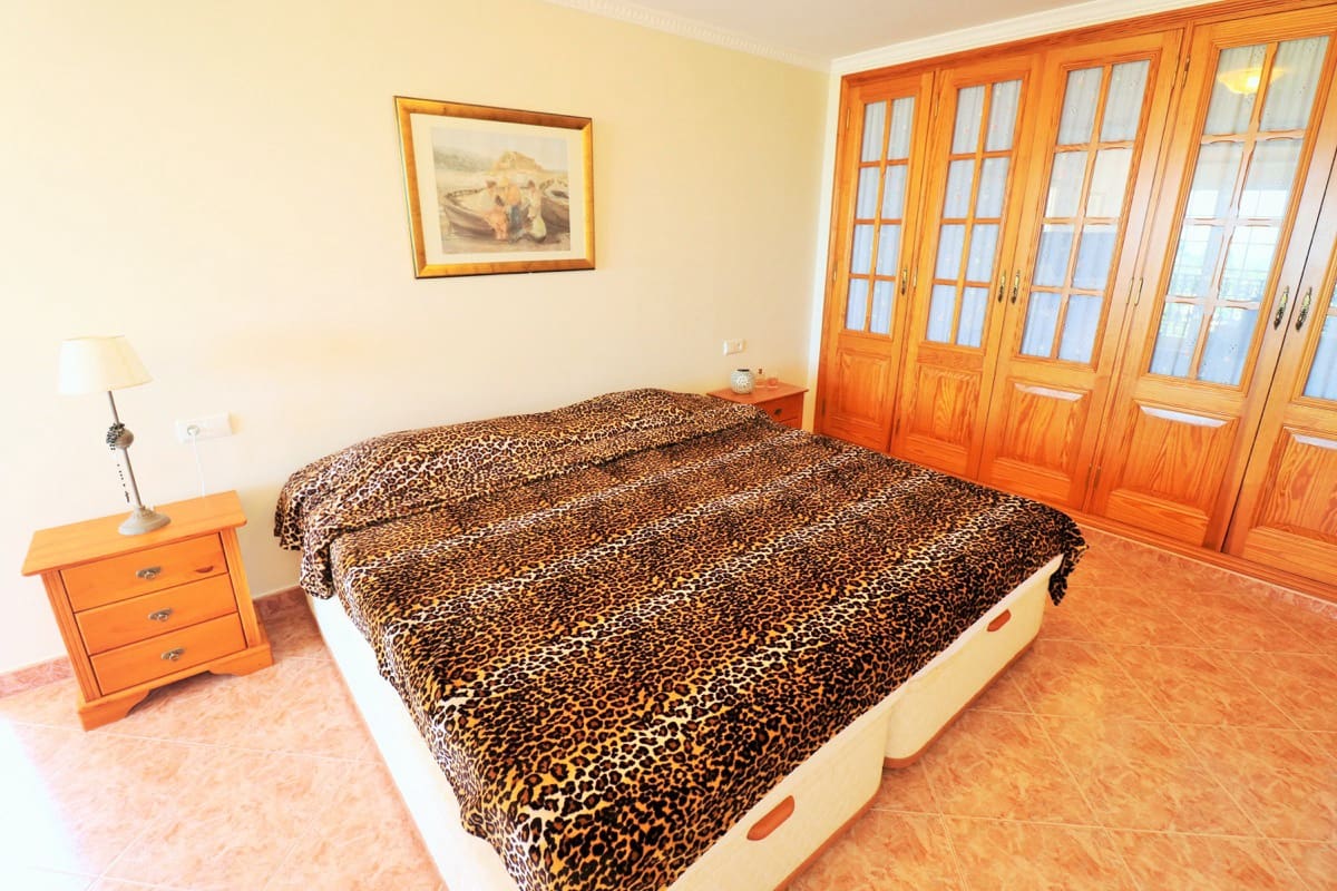 Chalet de 6 habitaciones en Dénia en venta con piscina - 995.000 € (Ref: 9001057)