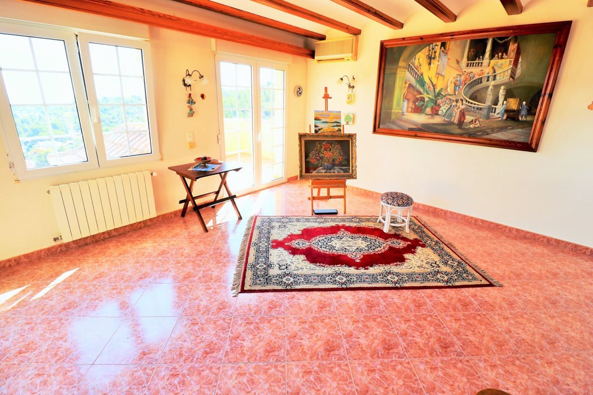 Chalet de 6 habitaciones en Dénia en venta con piscina - 995.000 € (Ref: 9001057)